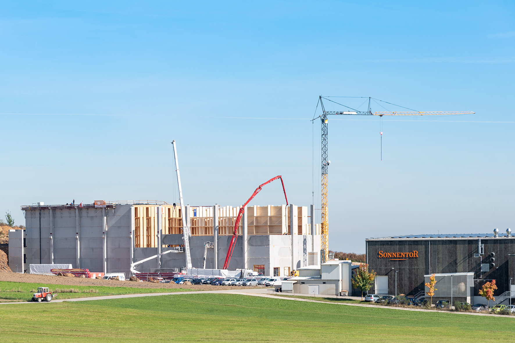 Fessl baut Hochregallager in Massivholz-Bauweise