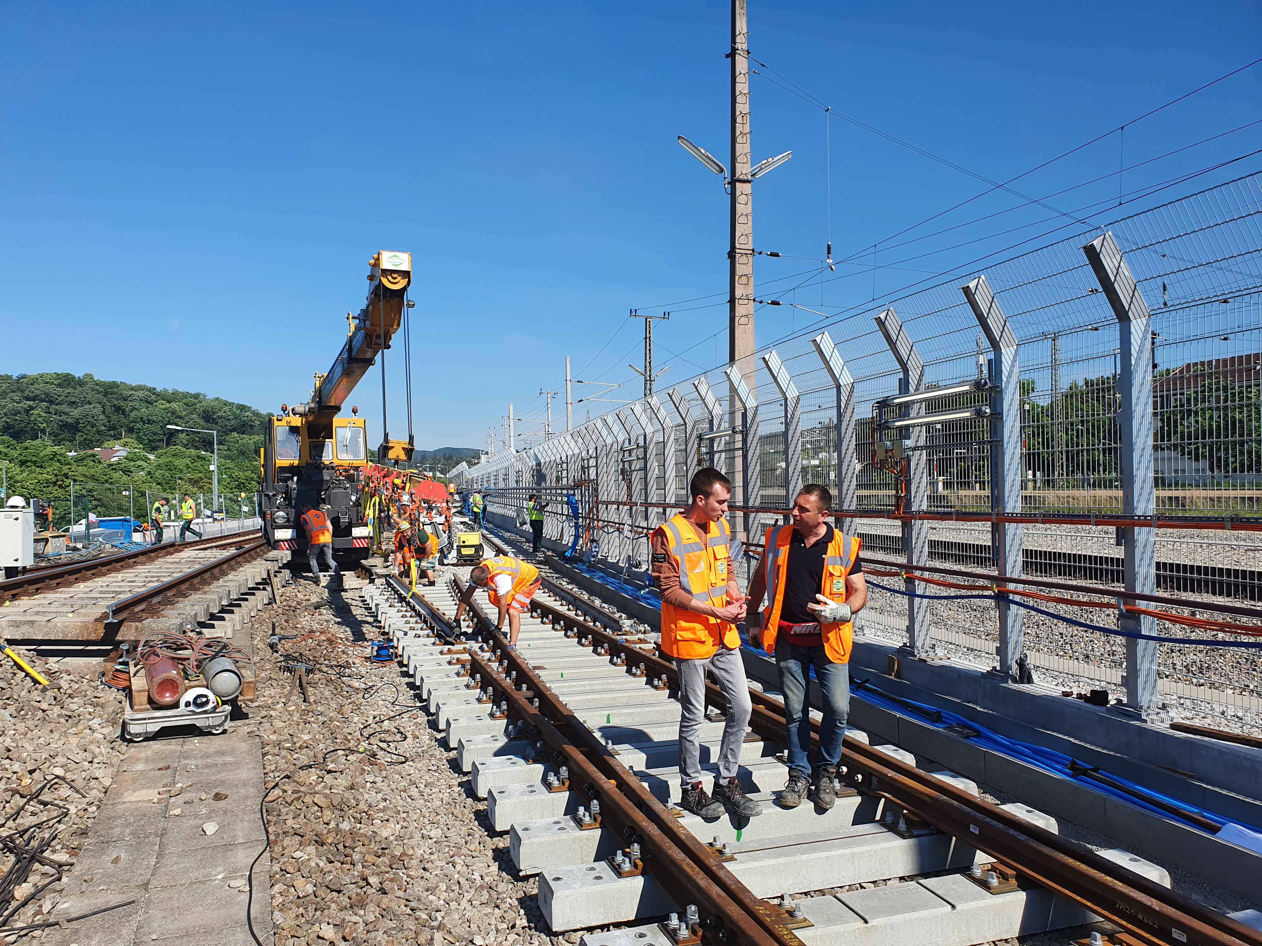 20220603 090333 Techniker Simon Dengler Und Vorarbeiter Ismail Ibili